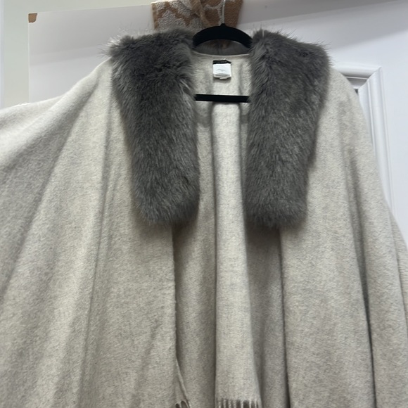J Crew Fur Poncho - Picture 3 of 3
